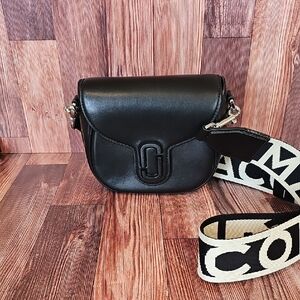 Marc Jacobs Black Leather Crossbody Bag with Signature Strap